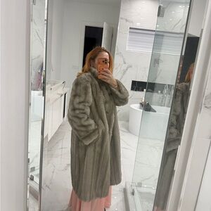 Unique Vintage Faux Fur Coat in Taupe